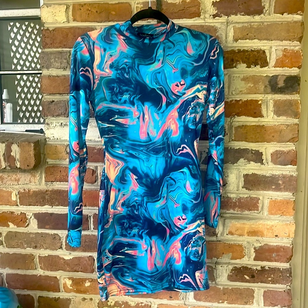 Marbled long sleeve mini dress, slight turtleneck.